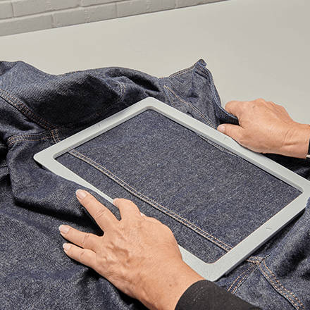 BERNINA CANADA - Medium Magnetic Embroidery Hoop 6.5" x 10.4” 108994.70.00