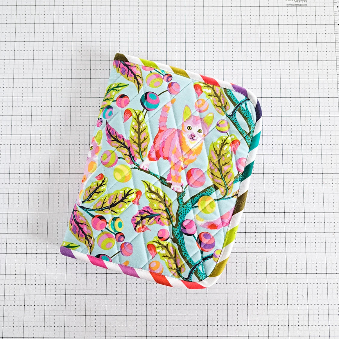 CENTER STREET QUILTS - Atlas Zipper Case Pattern CEN104
