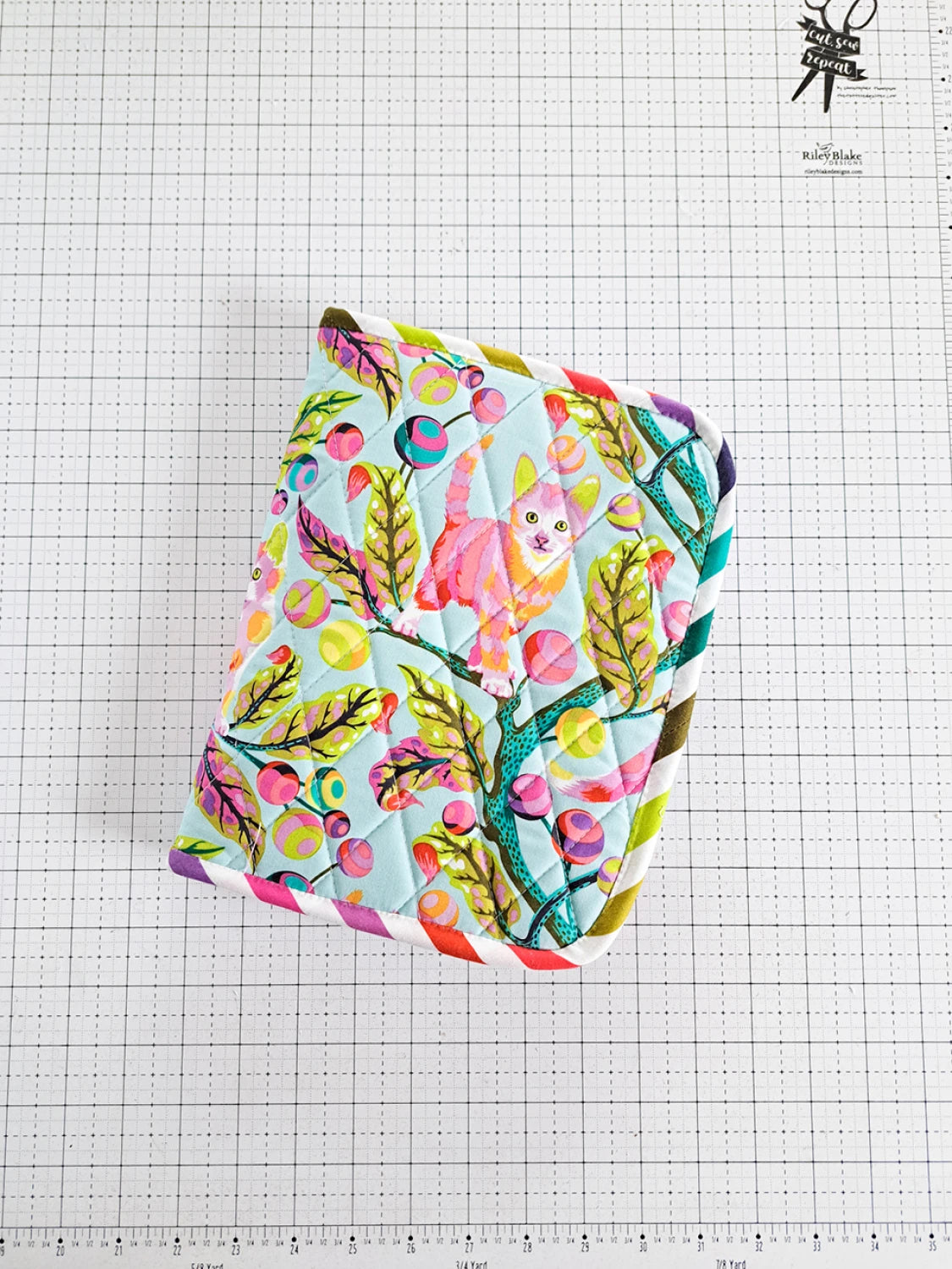 CENTER STREET QUILTS - Atlas Zipper Case Pattern CEN104
