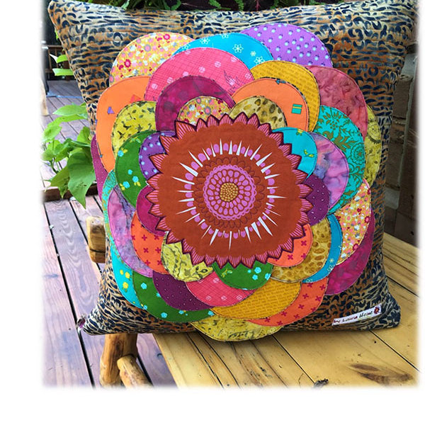 LAURA HEINE - Giant Zinnia Pillow Collage Pattern