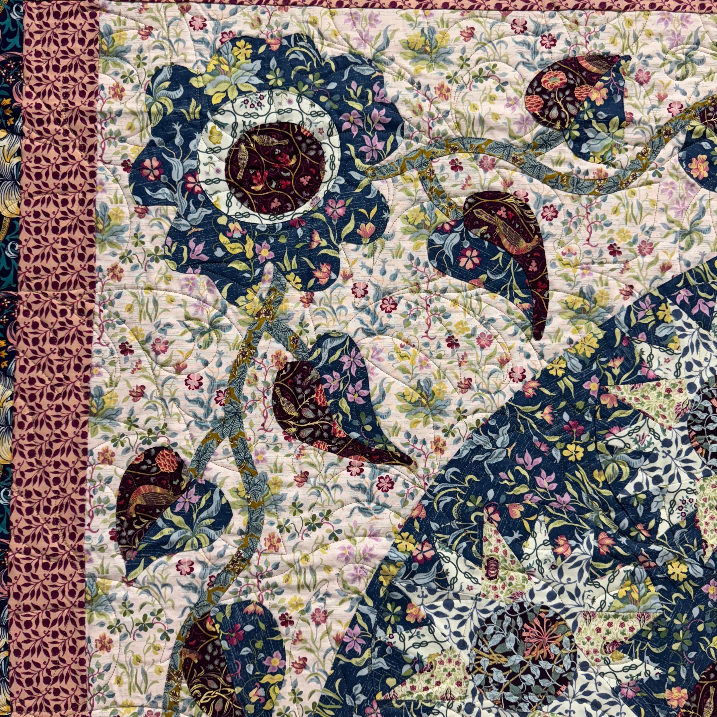 ROBIN RUTH DESIGNS - Red House Wreath Pattern