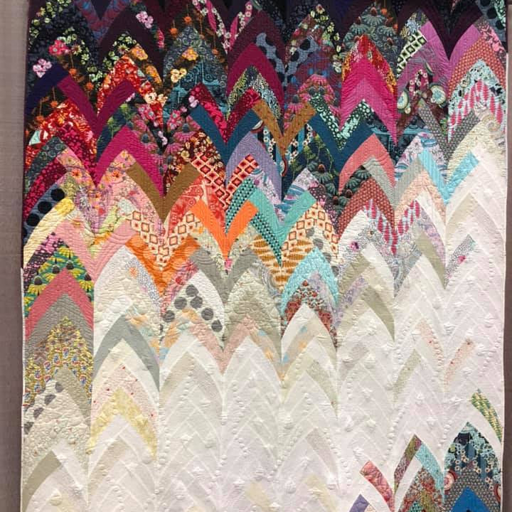 VICTORIA FINDLAY - MODERN QUILT MAGIC: 5 PARLOR TRICKS TO EXPAND YOUR PIECING SKILLS - Artistic Quilts with Color