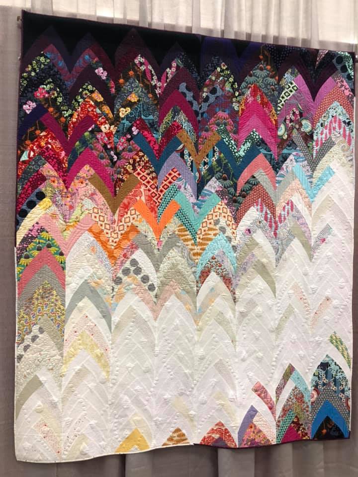 VICTORIA FINDLAY - MODERN QUILT MAGIC: 5 PARLOR TRICKS TO EXPAND YOUR PIECING SKILLS - Artistic Quilts with Color