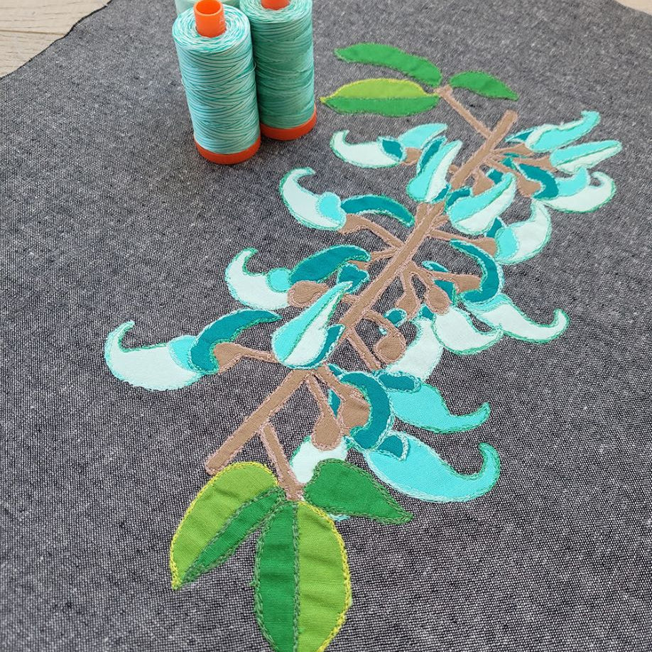 AURIFIL - Thread Color Builder 2022: AUGUST Strongylondon Macrobotrys - Jade Vine - Artistic Quilts with Color