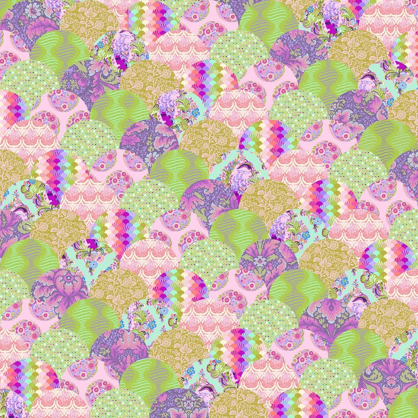 TULA PINK - PARISVILLE - Glam Clam by Latifah Saafir Quilt Kit - Artistic Quilts with Color