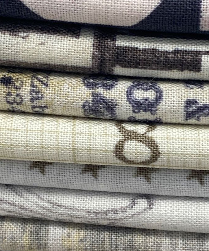 TIM HOLTZ - MONOCHROME - FAT QUARTER BUNDLE - Artistic Quilts with Color