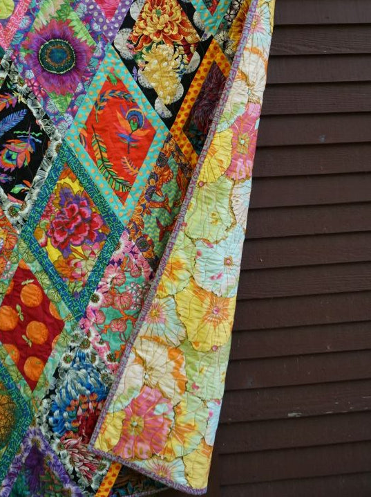 KAFFE FASSETT COLLECTIVE - QUILTS IN BURANO - BORDERED DIAMONDS QUILT KIT - Artistic Quilts with Color
