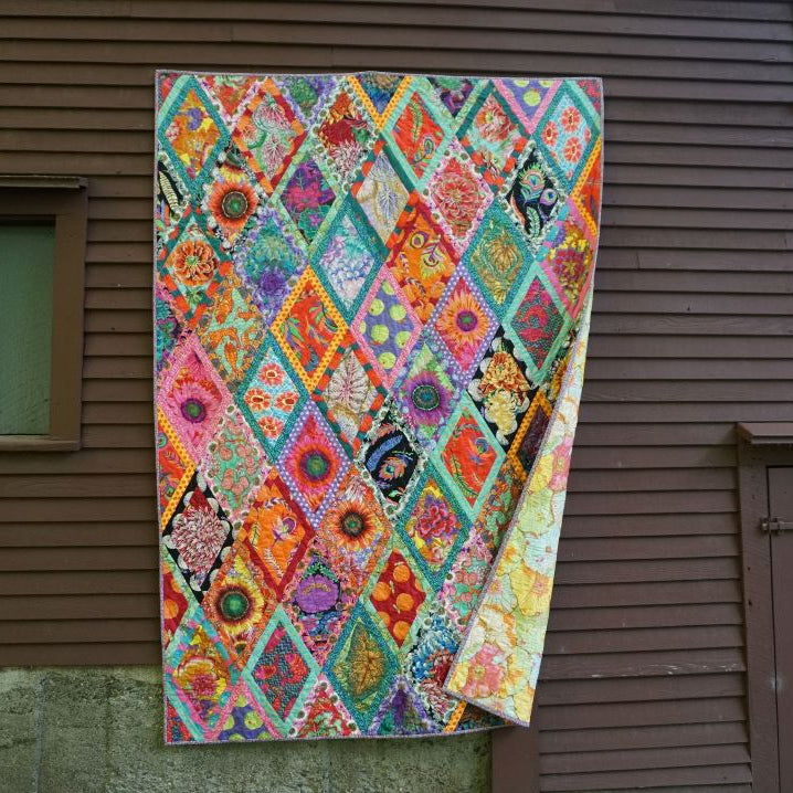 KAFFE FASSETT COLLECTIVE - QUILTS IN BURANO - BORDERED DIAMONDS QUILT KIT - Artistic Quilts with Color