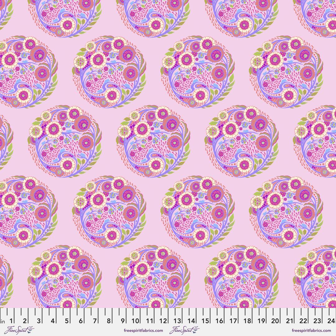 TULA PINK - PARISVILLE DÉJÀ VU - Topiary, Strawberry - Artistic Quilts with Color