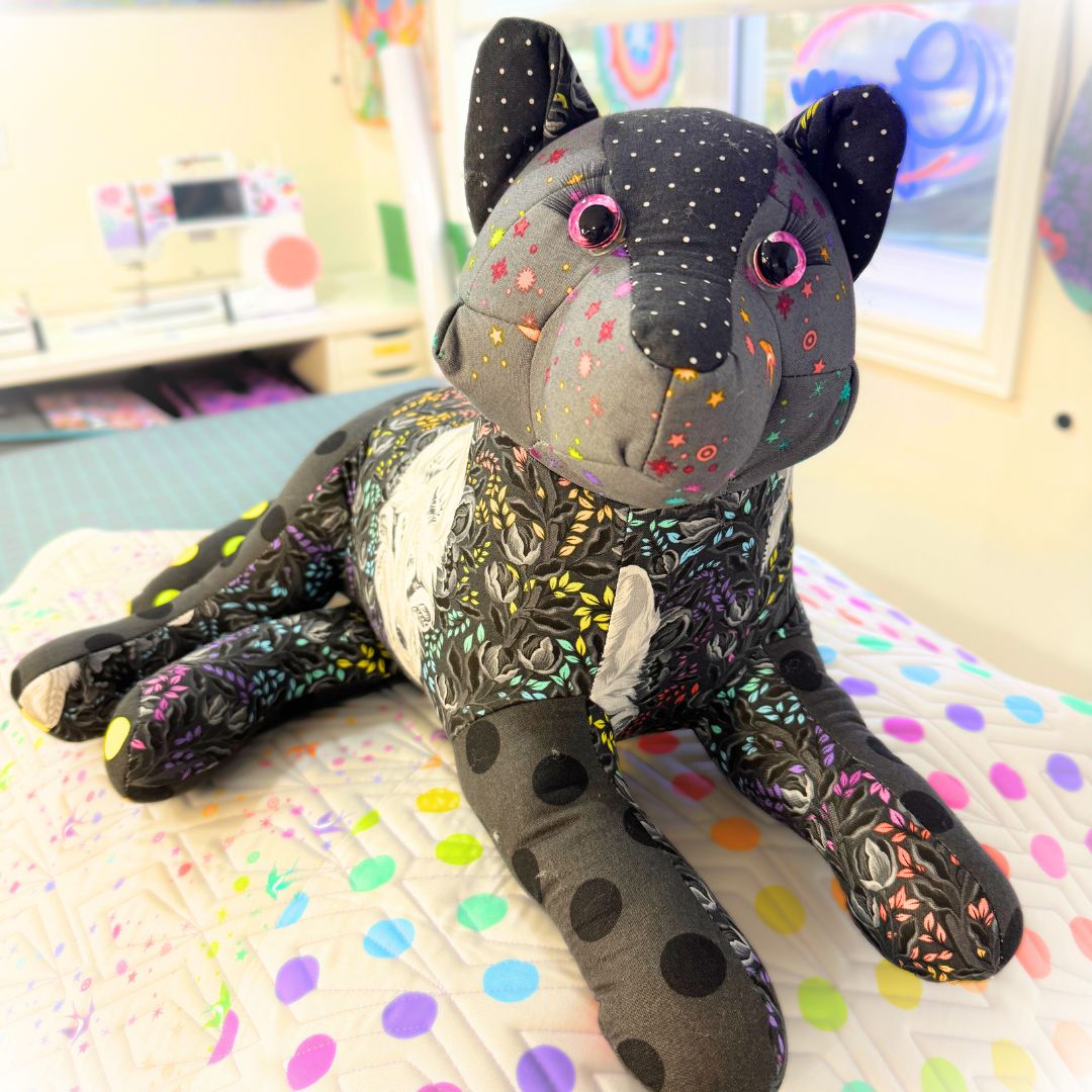 TULA PINK - FUNKY FRIENDS FACTORY - FRIEND OF THE MONTH