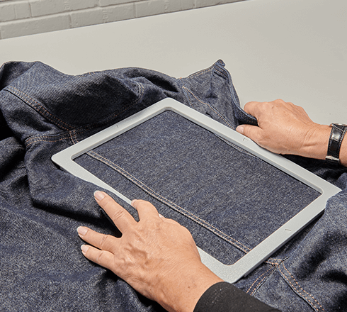 BERNINA CANADA - Medium Magnetic Embroidery Hoop 6.5" x 10.4” 108994.70.00