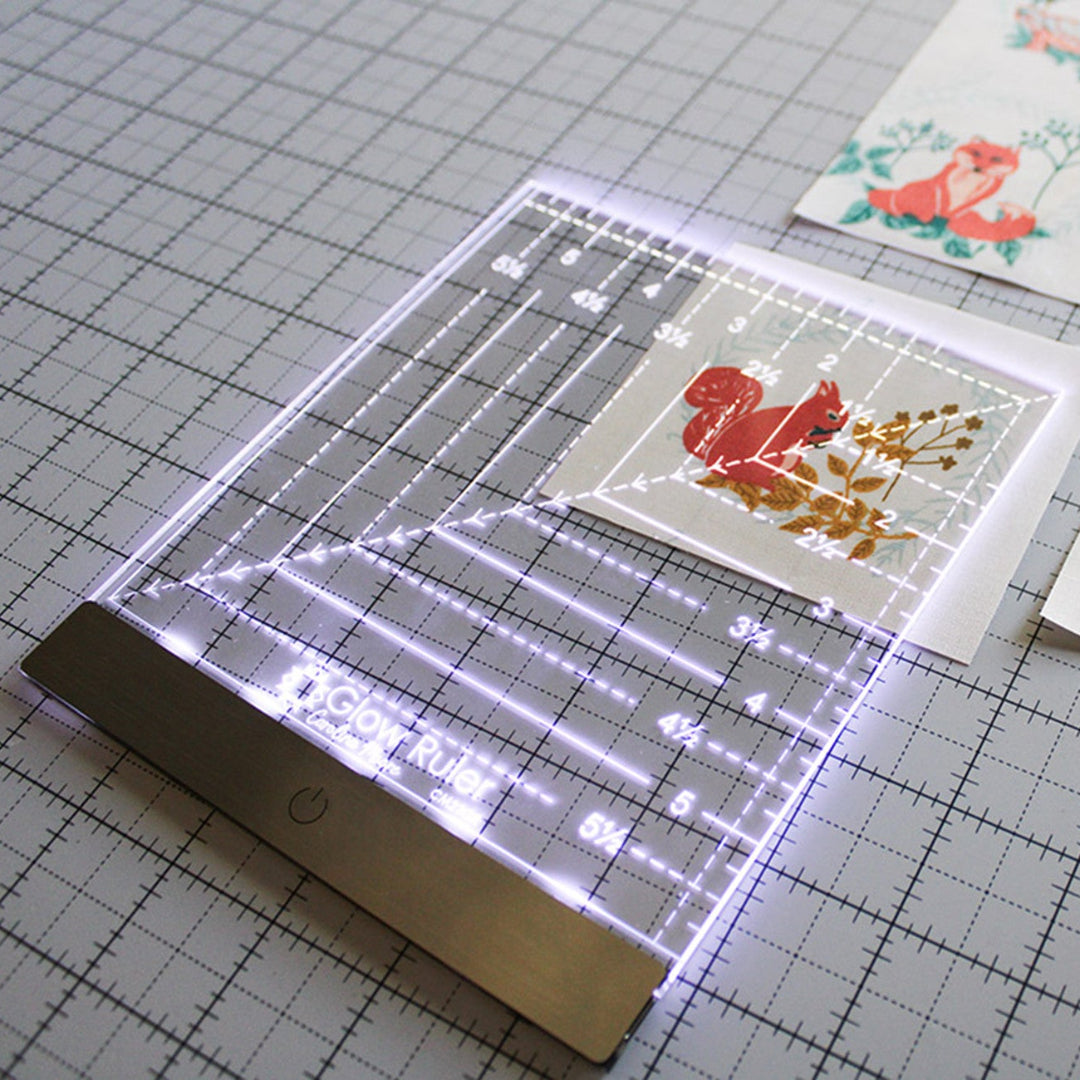 CAROLINA MOORE - Glow Ruler