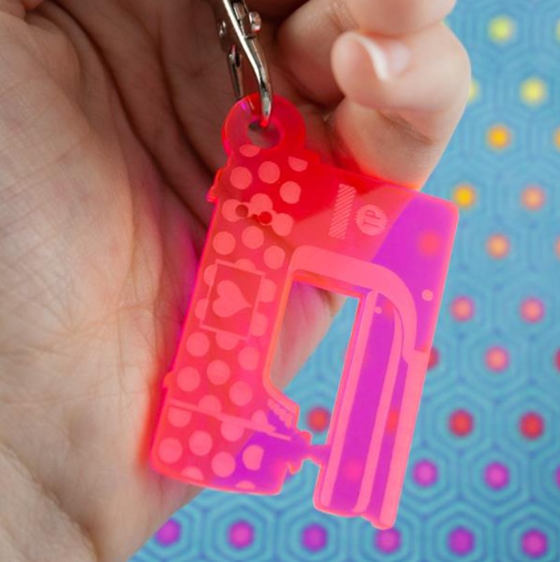 PAPER PIECES - TULA PINK - Sewing Machine Keychain