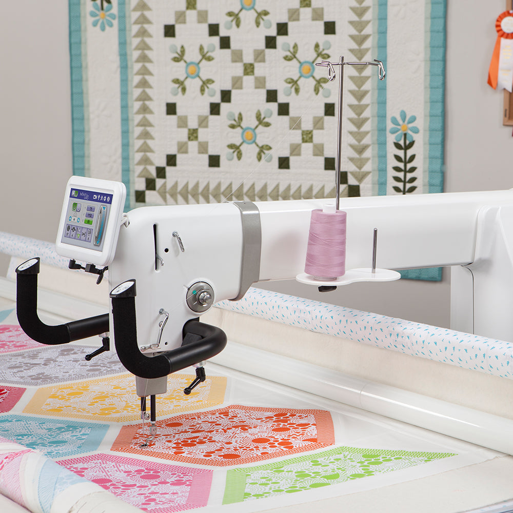 HANDI QUILTER - Infinity with 12ft Gallery2 Frame