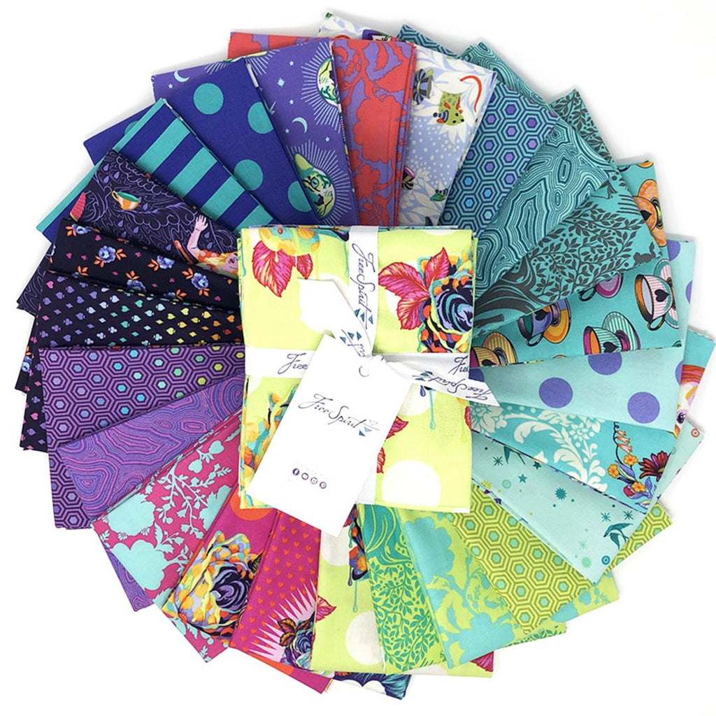 TULA PINK - CURIOSER AND CURIOSER - Daydream Fat Quarter Bundle - Artistic Quilts with Color