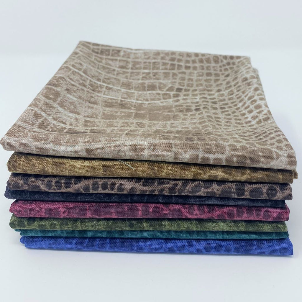 TIM HOLTZ - WORN CROCK - Fat Quarter Bundle - Artistic Quilts with Color