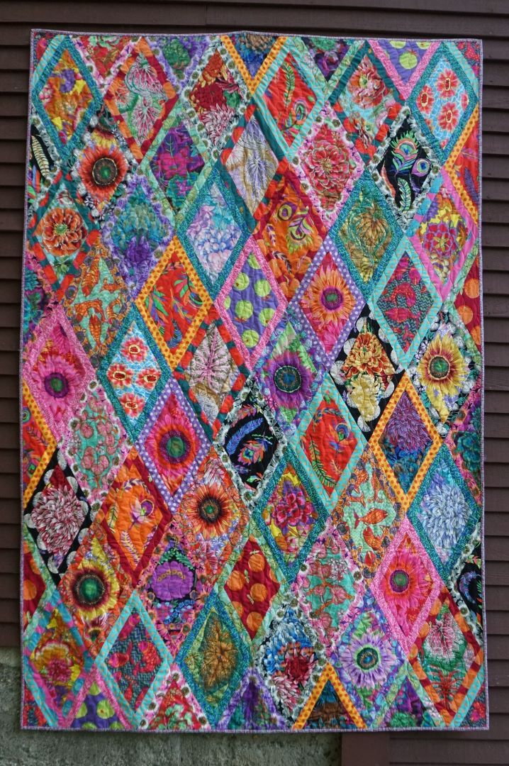 KAFFE FASSETT COLLECTIVE - QUILTS IN BURANO - BORDERED DIAMONDS QUILT KIT - Artistic Quilts with Color