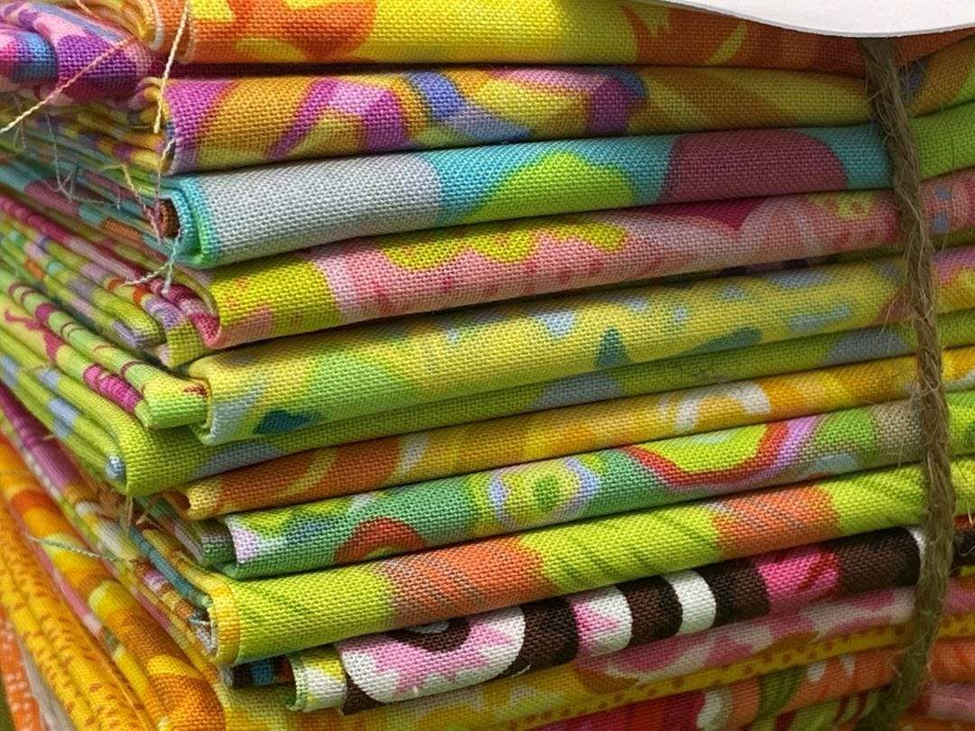 Artistic Quilts with Color Fabric Kaffe Fassett - Yellow Colorway - IH Fat Quarter Bundle