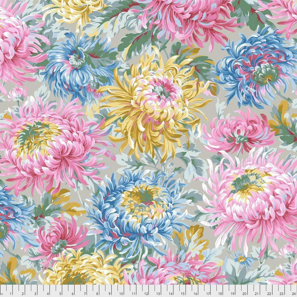 Artistic Quilts with Color Fabric Philip Jacobs for the Kaffe Fassett Collective Shaggy - Grey SKU# PWPJ072.GREYX . DELIVERY MARCH 2021