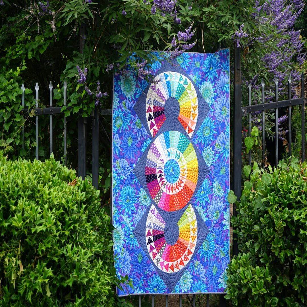 Artistic Quilts with Color KAFFE FASSETT - SEEING SPOTS QUILT KIT